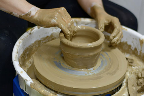 Showcase your ceramics and glass works or classes to Ottawa area consumers.